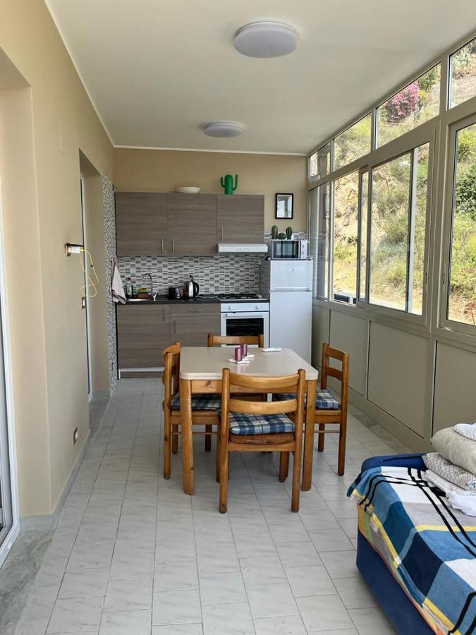 Casa Vacanze Luna Lejlighed Letojanni Eksteriør billede